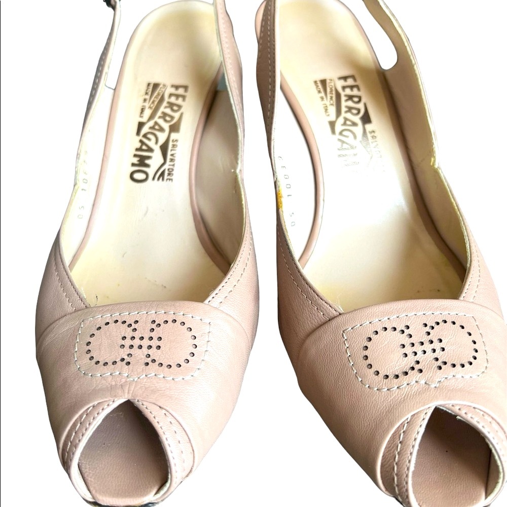 Ferragamo slingback sandal sz 9